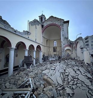 Katedrála ve městě Iskenderun po zemětřesení (Foto Antuan Ilgit SJ)