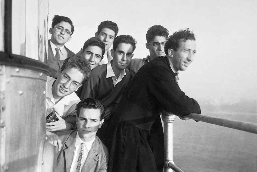 Maják Portofino (GE), 1956. O. Giussani na výletě s partou kluků. © Fraternita CL