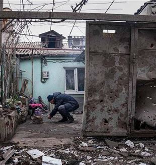 Vybombardovaný dům v Mariupolu, 9. března 2022 (Foto: Ansa)