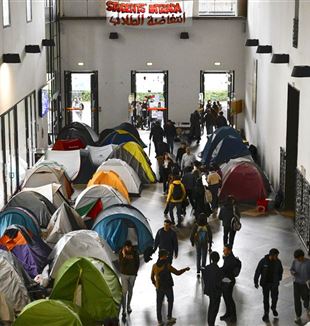 Protestní stany uvnitř milánské Statní univerzity (ANSA/Valeria Ferraro/SOPA Images via ZUMA Press Wire)