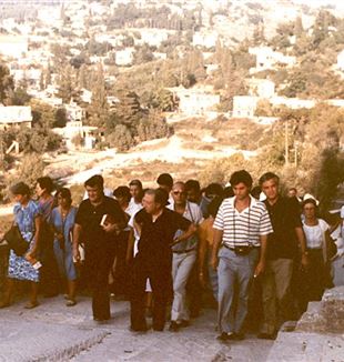 Otec Giussani na pouti do Svaté země v roce 1986 ("Fraternita CL")