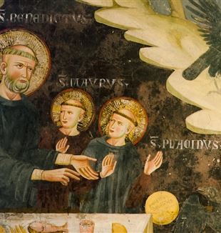 Svatý Benedikt se svatým Maurem a svatým Placidem, jeho prvními učedníky, na fresce zachované v Subiacu (foto monasterosanbenedettosubiaco.it)
